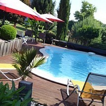 v e n d u e  ----   Région frontalière, Sect. Ranspach et Michelbach le Haut et le Bas, env. 15 min Basel: Villa sophistiquée env. 170 m² (220 m² au sol) / grand et très sympa espace vie avec plafond cathédrale env. 35 m² + cuisine / véranda de classe 20 m² / 4 chambres, 2 Sdb, dressing, mezzanine, bureau. Situation idyllique, le calme absolu, high privacy!