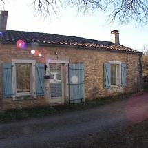 Tarn-et-Garonne, Midi-Pyrénées, Sect. Les Concots / Limogne en Quercy, Cahors à env. 45 - 90 min de Montauban, Toulouse: Plain-Pied de campagne env. 75 m² / salon-séjour avec cuisine env. 40 m², cheminée / 2 chambres, 1 salle de bain. Situation idyllique, très au calme, commodités de base dans le village!
