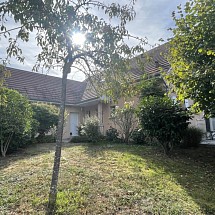 v e n d u e   -----   Axe Belfort/Burnhaupt/Mulhouse, 10-60 min de Belfort, Dannemarie, Mulhouse, Altkirch, Bâle, Freiburg: Magnf. maison de qualité, plafonds hts / grand espace de vie avec cuisine ouverte + gr. entrée avec bureau env. 85 m² / 4 chambres (1 en RDCH), 1 mezzanine, 2 salles de bain. Cadre et environnement rare à dénicher!
